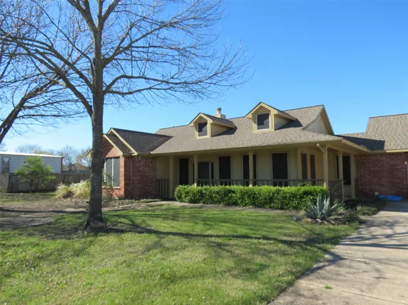 109 Country View Ln, Fate, TX 75189