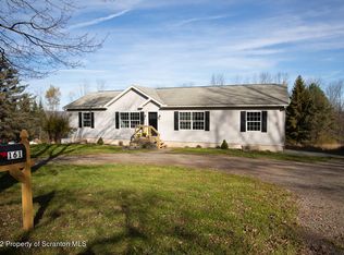 161 Mountain View Rd, Newfoundland, PA 18445