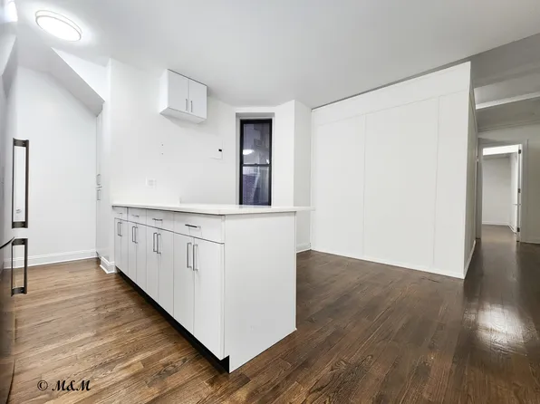 200 West 58th Street image 2 of 14