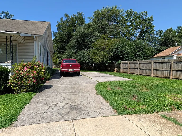 3704 Fairview St SW — Photo 12