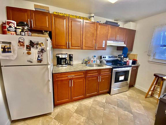 2nd image of 205 S Broadway APT 2
