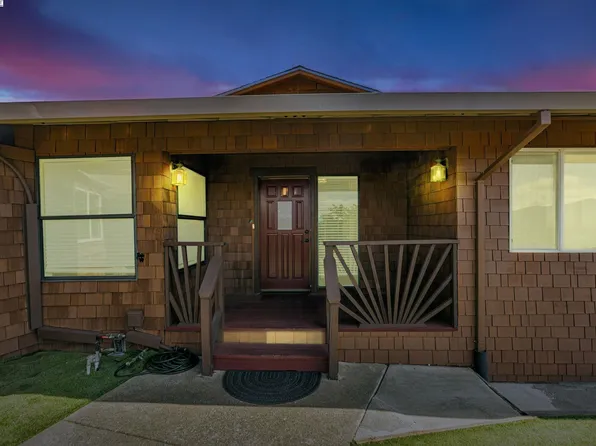 90 Robinhood Dr, Novato, CA 94945