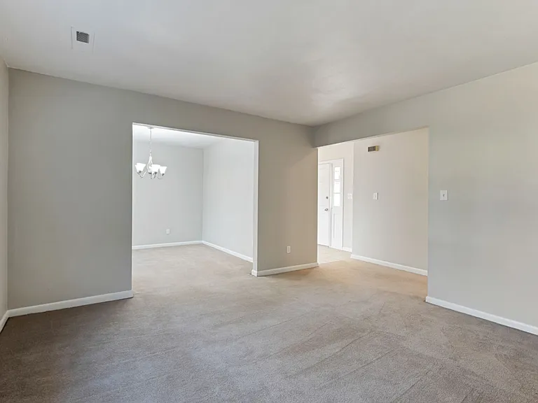 517 Norman Ln — Photo 17