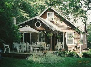 60 Beach Rd, Cumberland, RI 02864