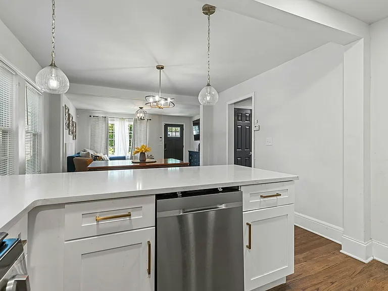 1472 North Ave NW — Photo 9