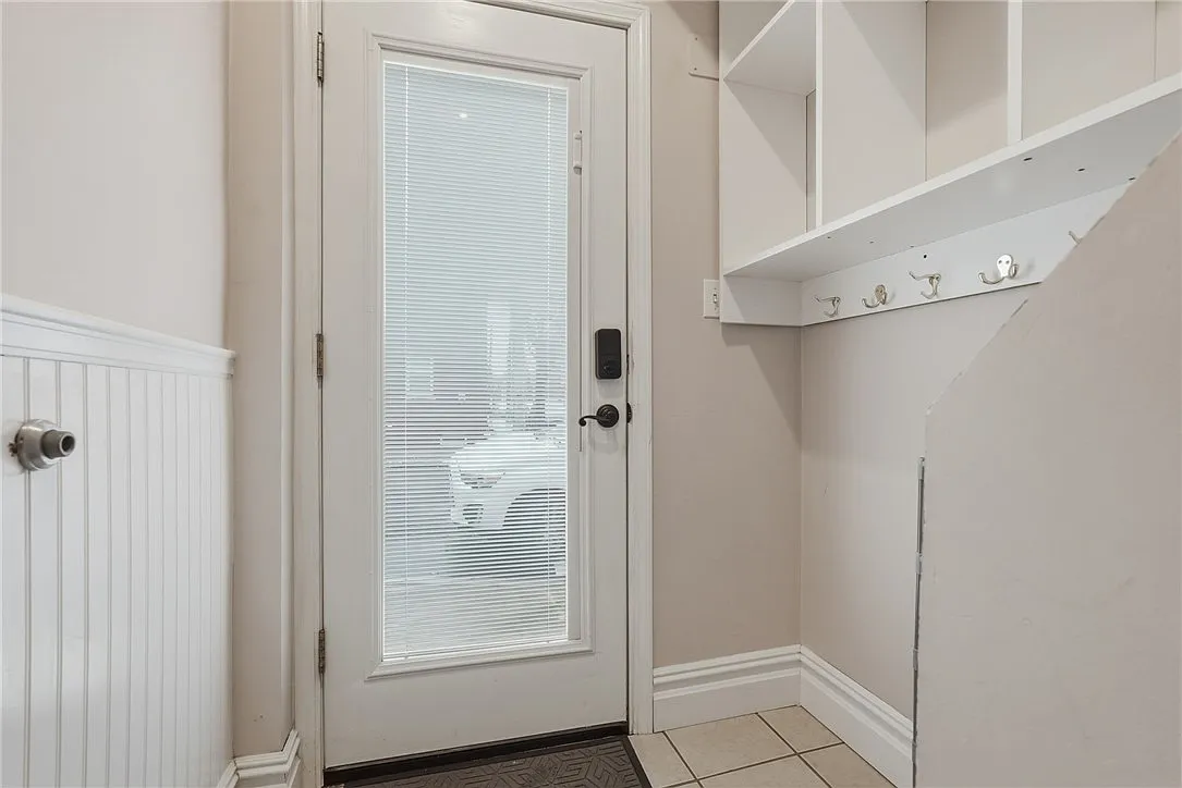 3 bed, 2.5 bath, $2,250 — Photo 3