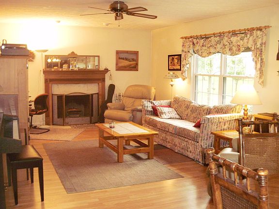 3rd image of 2746 Kearney Ln