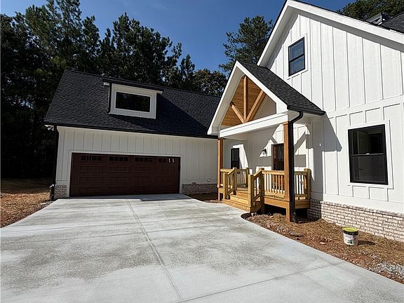 3rd image of 107 Abaco Ln