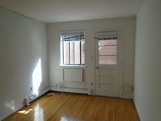 Rented by 18 REALTY | media 20