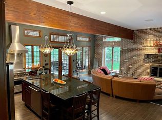 46 Chestnut Rd, Lake Harmony, PA 18624