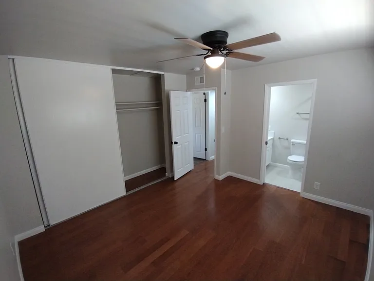 909 Galopago St — Photo 17
