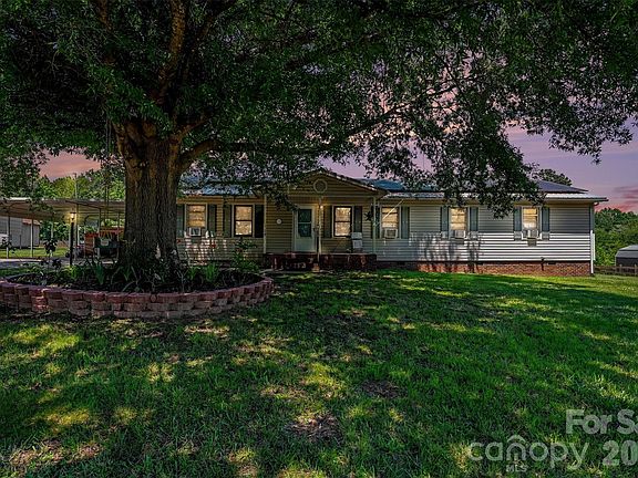3rd image of 129 Laura Rd