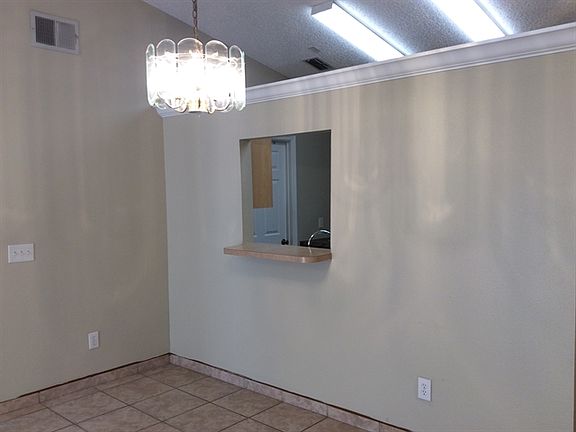 4th image of 200 N Hawthorne Ave
