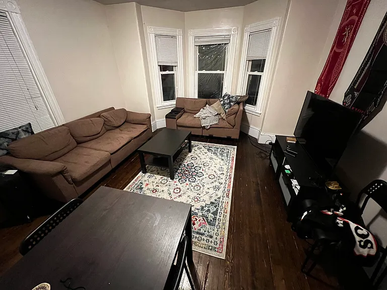 40 Hillside St — Photo 62
