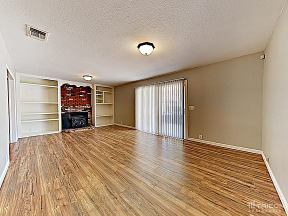 2nd image of 130 Gentry Cir