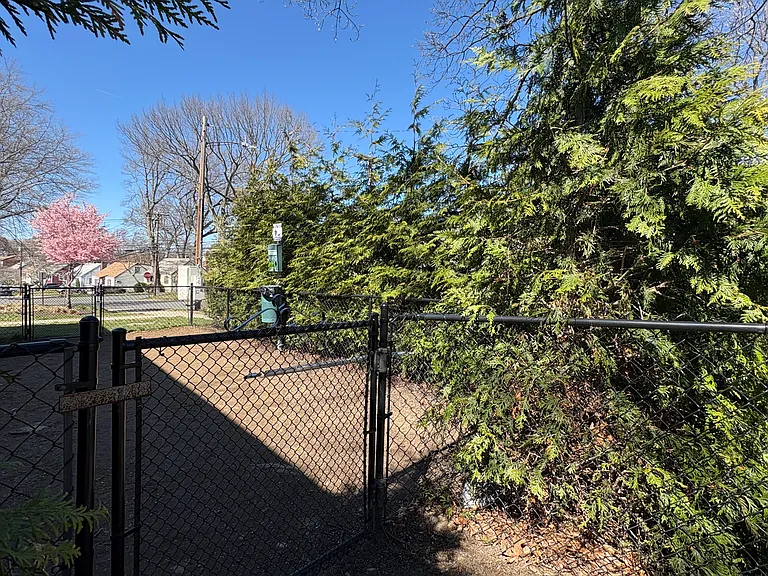 Lynn Apartments — Photo 12