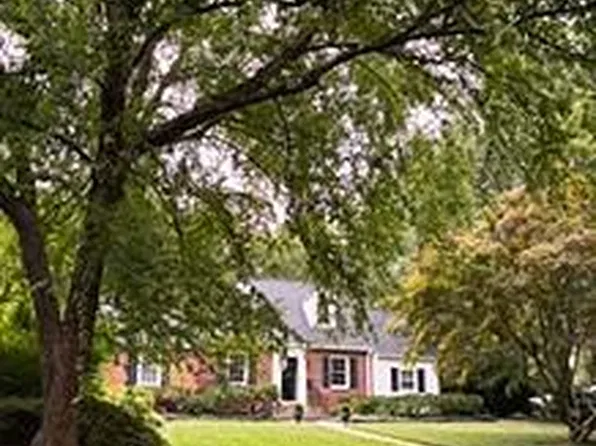 6448 Spring Ter, Falls Church, VA 22042
