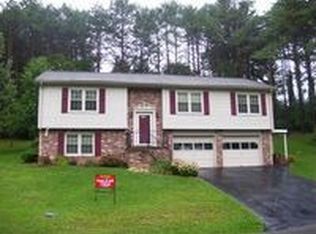 120 Rosewood Dr, Princeton, WV 24740