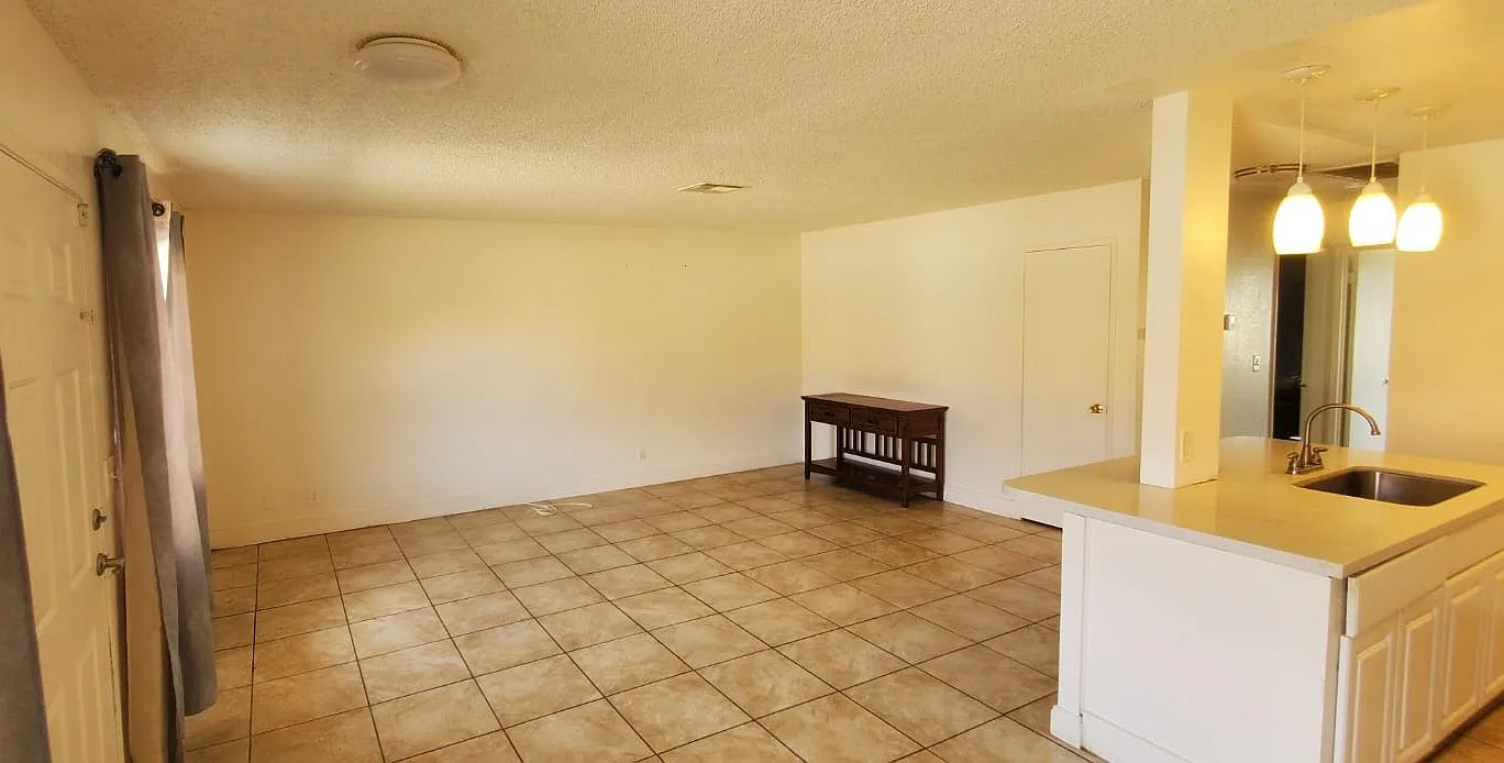 2 bed, 900 sqft, $1,650 — Photo 4