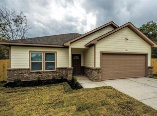 1702 Black Bear Dr, Crosby, TX 77532
