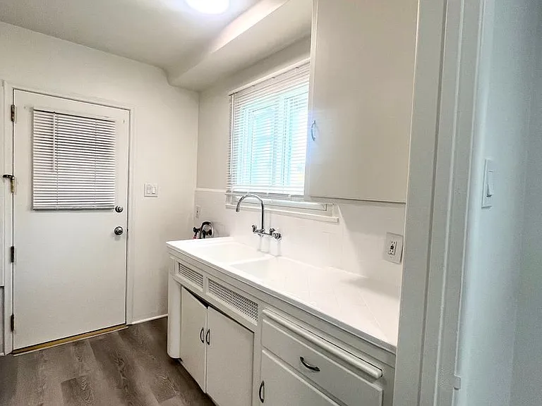 8400-8422 Crenshaw Dr #3357-3365 — Photo 14