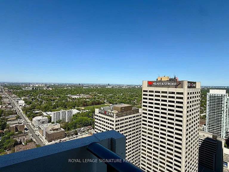 2221 Yonge St #3909 — Photo 20