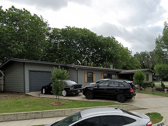 2nd image of 1913 Meadow Ln