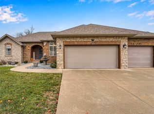 1638 N Waterstone Ave, Springfield, MO 65802