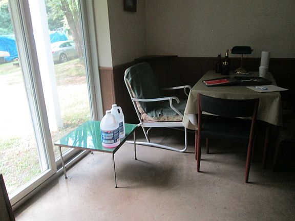 3rd image of 30 Honeywell Ln