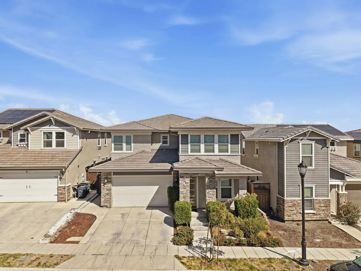 75 W Pasqua Gln — Photo 2