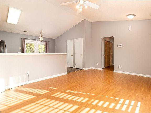 4th image of 4232 Fairwood Dr