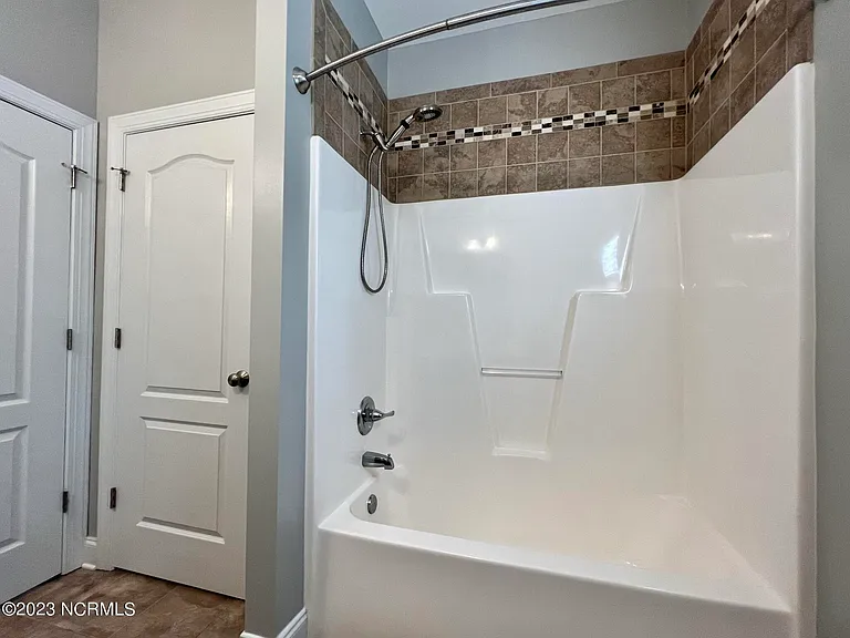206 Sandy Springs Rd — Photo 19