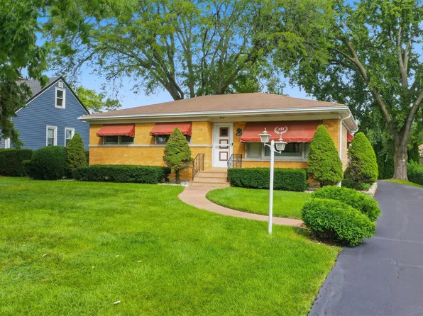 422 W Larkdale Ln, Mount Prospect, IL 60056