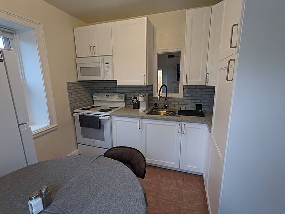 5th image of 201 Mansion Dr APT 2D