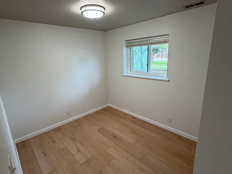3235 W Malad St — Photo 8
