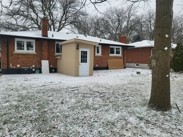 19 Masterson Dr, Saint Catharines, ON L2T 3N9