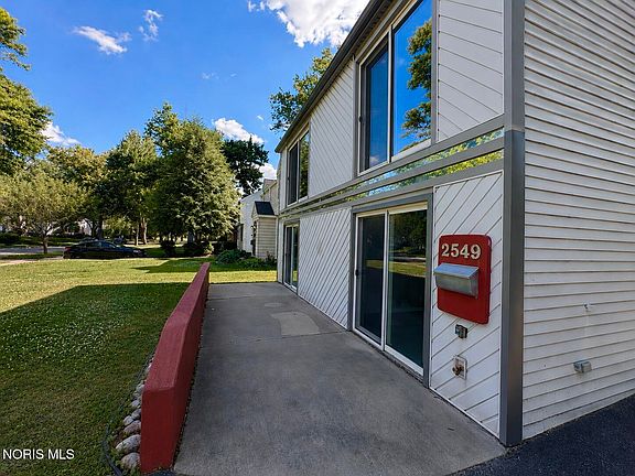 3rd image of 2549 Goddard Rd