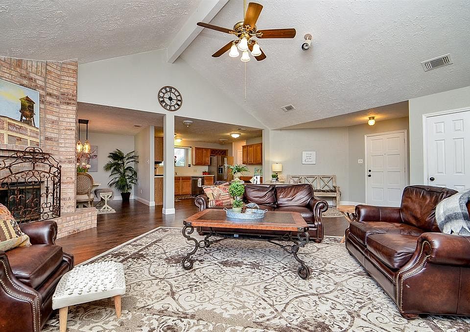 1st image of 2437 Willow Bend Dr