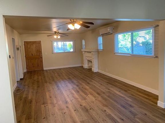 3rd image of 542 W Lexington Dr