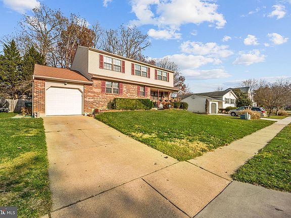 3rd image of 737 Fox Chase Cir