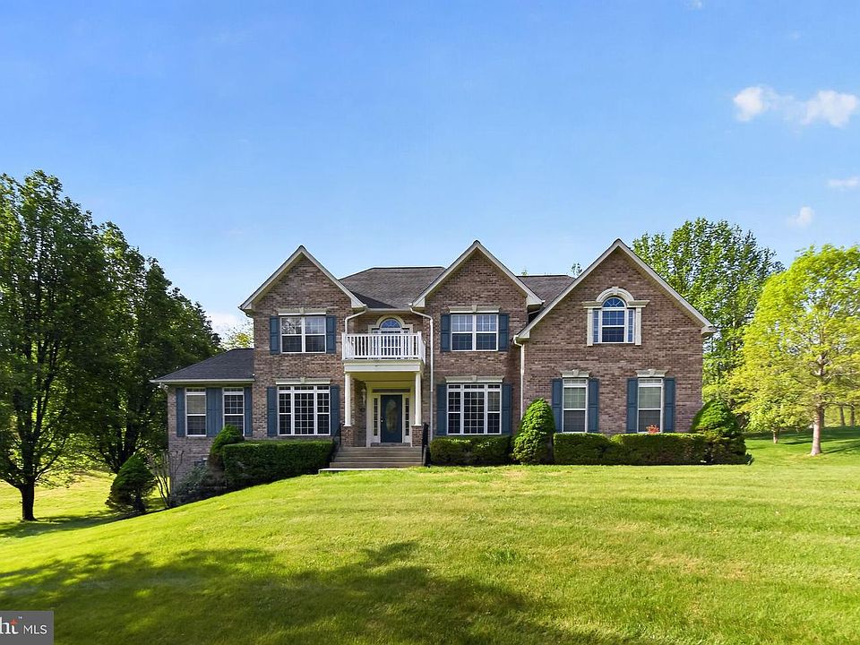1st image of 90 Oxford Way