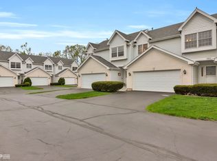 685 Barlina Rd, Crystal Lake, IL 60014