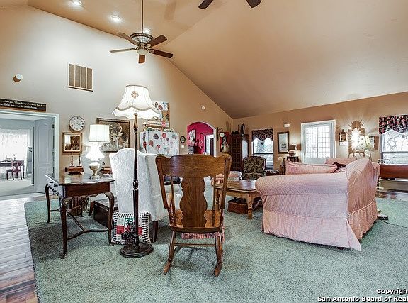 5th image of 432 Breeze Way