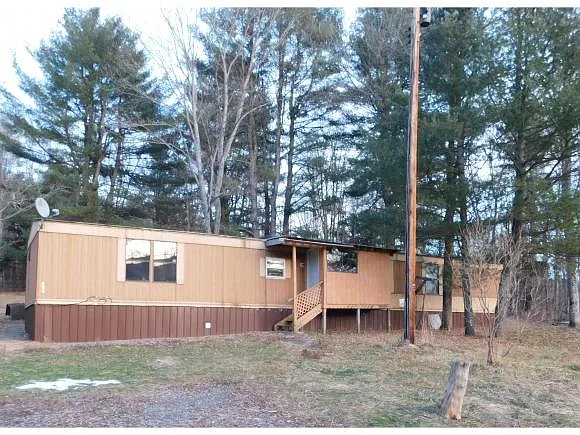 561 Crumtown Rd photo 1