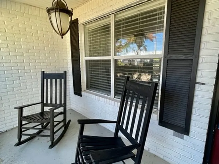 1315 Forest Shore Dr — Photo 2