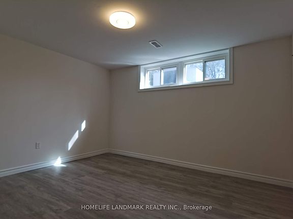 5th image of 1052 Elgin St