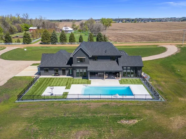 48259 263rd St, Brandon, SD 57005