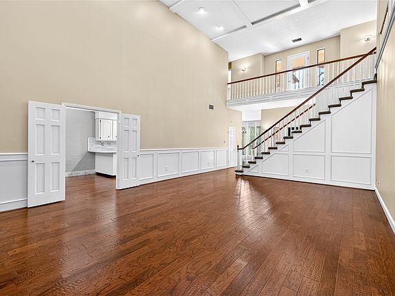 4th image of 123 Lytle Pl