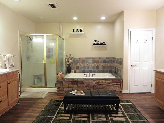 Luxurious Spa Like Atmospher