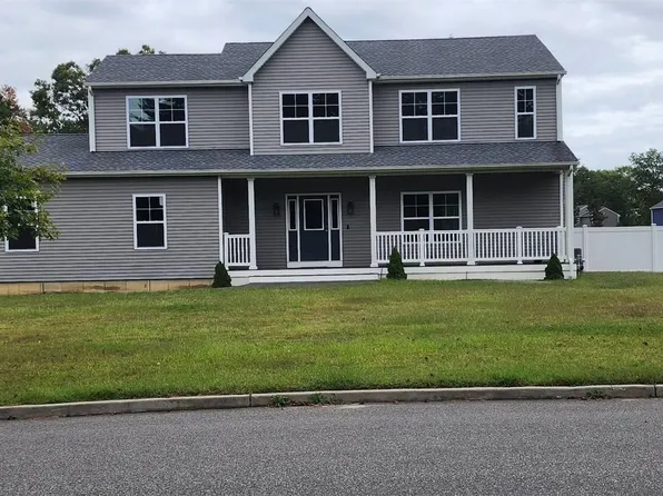 5 Candice Court, Medford, NY 11763